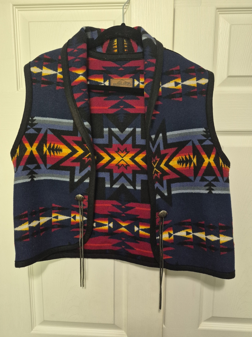 PENDELTON. RARE High Grade Western Wear. Vintage. Unisex. Festival. Boho.